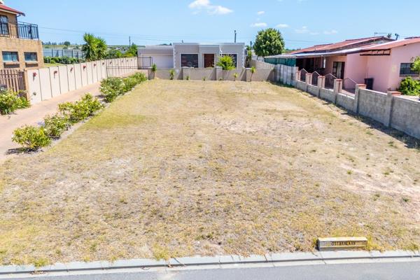 Sole And Exclusive Mandate 
The vacant land in Jamestown, Stellenbosch is approximately ...