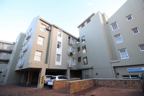 Just bring your clothes - shared - 1 bedroom available - 1 february 2025 = r9 600.00
only males students - no females.

Furnished ...