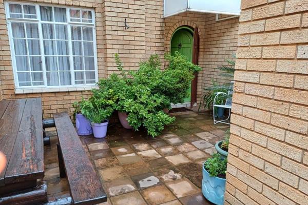 This Groenkloof property is a lovely and well-maintained home! 

It offers a perfect combination of comfort, privacy, and practicality ...