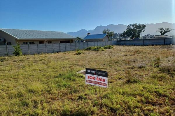 A rare opportunity has arisen to purchase one of the last vacant plots of land in Paarl ...