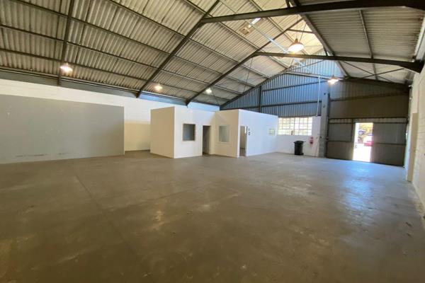 This well-located warehouse unit on Mills Street in Gants, Strand, offers excellent ...