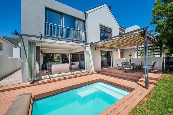 Nestled within a prestigious 24-hour security complex in the highly sought-after Brandwacht aan Rivier. This beautiful double-storey ...