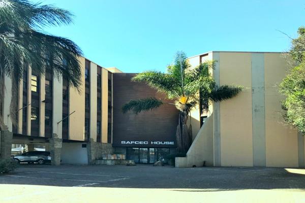 Discover this prime 2400 sqm office block, ideally situated in Bedfordview along the N3 ...