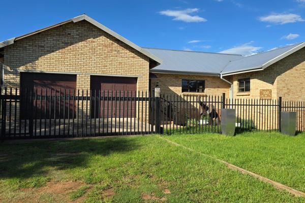 This beautiful neat 3-bedroom house in Vaaloewer is equipped with Smart Technology Installation, you just say lights off and all lights ...