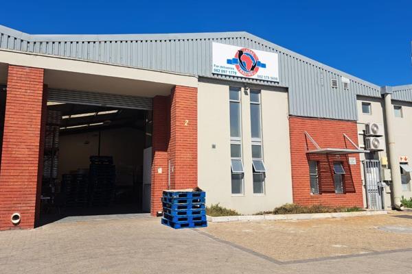 Available for lease is a well-maintained 371m&#178; warehouse located in the ...