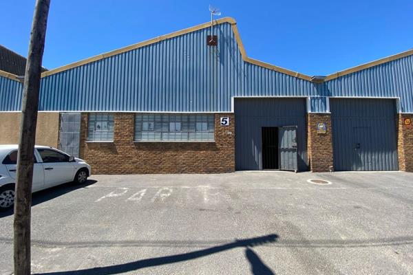 Located in the heart of Gants, Strand, this industrial warehouse offers a generous 330m2 ...