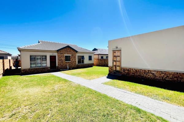 &quot;dream home alert!

Welcome to this stunning 3 bedroom, 2 bathroom haven in the exclusive Marelden Estate, Witbank!

Open-plan ...