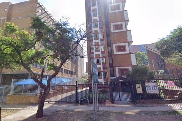 ONSITE AUCTION: Wednesday 26 February 2025 @ 10:00 Viewing @ 09:00
This property is 50m2 and a good investment opportunity or perfect ...