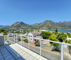 Townhouse for sale in Hout Bay Central