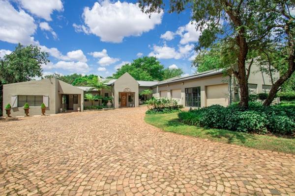 Exquisite Country Sanctuary  -  Where Peaceful Living Meets Timeless Luxury! 
Nestled just a few steps away from the iconic Walter ...