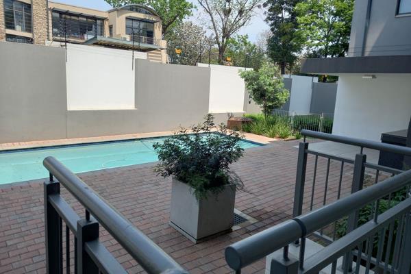 This modern and spacious 2 bedroom apartment is in the heart of Rivonia. Close to many shopping centres and various schools.
 
The ...