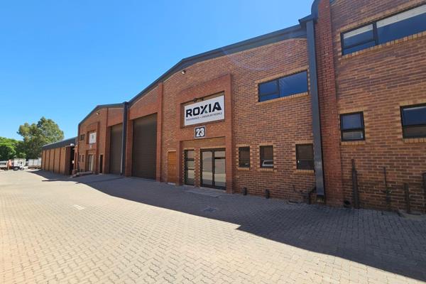 This immaculate 530sqm industrial warehouse in Pomona is available to let, offering a ...