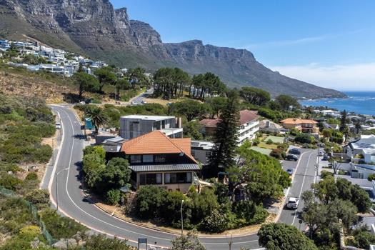 6 Bedroom House for sale in Camps Bay