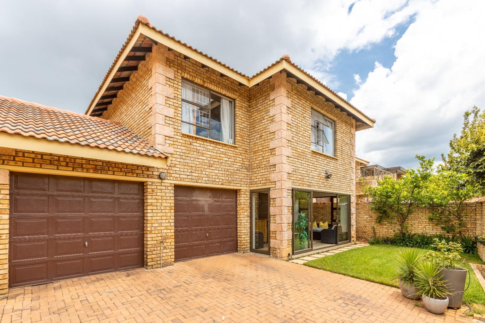 Property and houses for sale in Roodepoort : Roodepoort Property ...