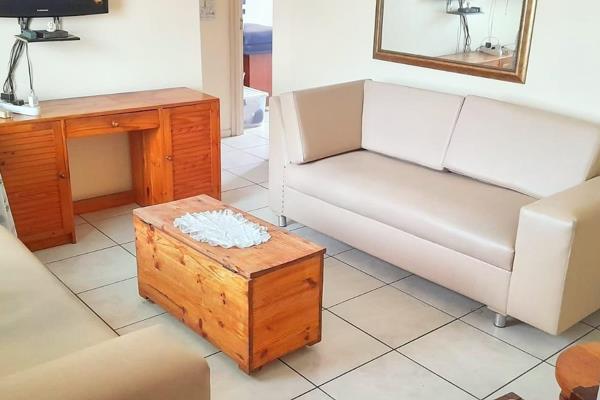 This 3-bedroom, 2-bathroom corner property in Gansbaai is the ideal starter home for a small family or first-time buyer. The home ...