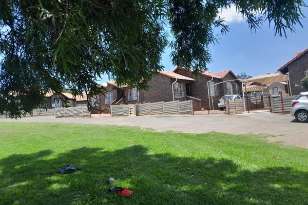 THREE BEDROOM CLUSTER | WELL MAINTAINED COMPLEX | BOOMGATE | PLAYGROUND FOR KIDS

Why to ...