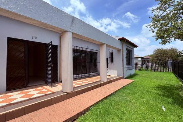 Looking for a rental?

Here is a wonderful two bathroom, three bedroom available in Brakpan Central

One garage, carport for two ...