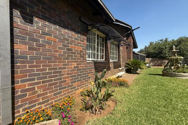 Neatly maintained 4 bedroom house nestled away in the serene side of Vanderbijlpark CE2. Ideal family home, perfect for first time home ...