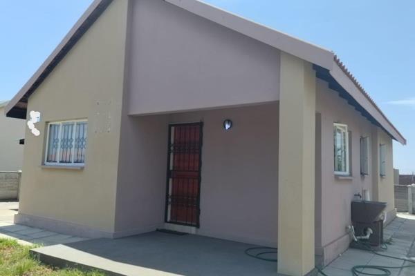 3 Bedrooms, 
Toilet and bathroom, 
Kitchen and lounge, 
Single carport, 
Secure complex 