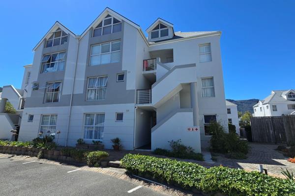 This ground floor one bedroom apartment is situated in the sought after Princess Beach complex.

The apartment is furnished (bed linen ...