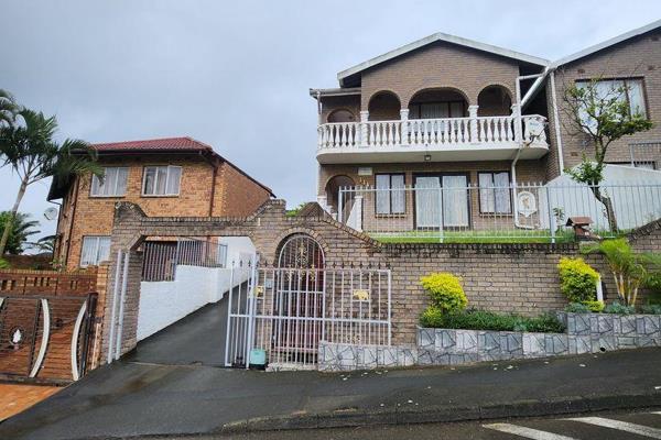 Spacious 3-Bedroom Double-Story Home to Let in Havenside

This charming, well-maintained double-story home offers a combination of ...