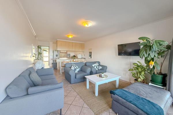 Experience the ultimate in coastal convenience with this spacious 3-bedroom apartment for rent in the sought-after Beacon Isle Centre ...