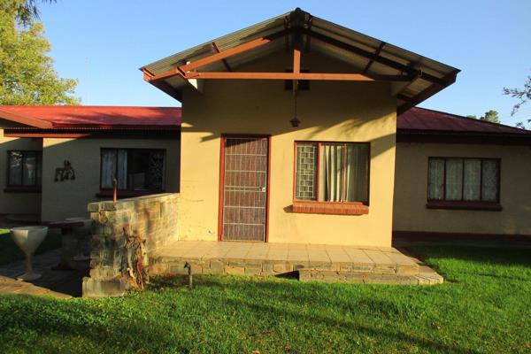 BEGIN THE NEW YEAR WITH A NEW ADVENTURE AT THIS FARMLIKE SMALL HOLDING
This 4,28 ha small holding is situated on the tar road  just ...