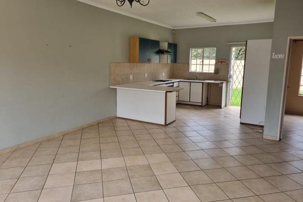 This townhouse is to rent and is situated in a secure complex in Robin Park and offers 2 bedrooms with tiled floors &amp; BICs. 2 ...