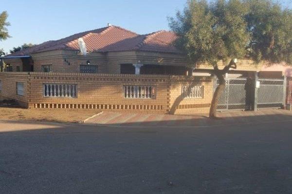 Lovely family home for sale in Mabopan situated in the prime area of Mabopane close to ...