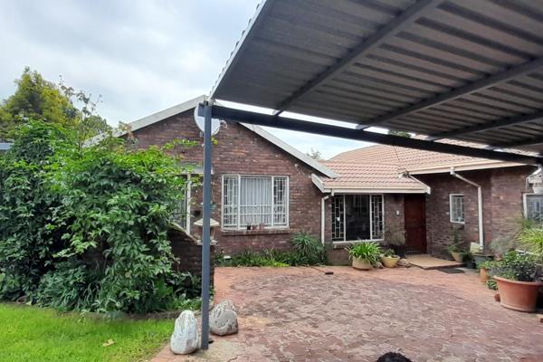 This family home can be a 3 bedroom with 2 bathrooms with a flatlet or even a 4 bedroom with 3 bathroom.

Good size bedroom with ...