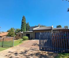 House for sale in Oakdene