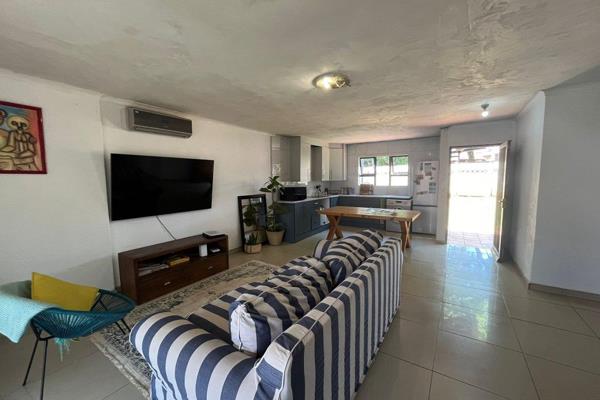 This lovely freestanding home in the heart of Strubensvallei is a real gem! It boasts 4 ...