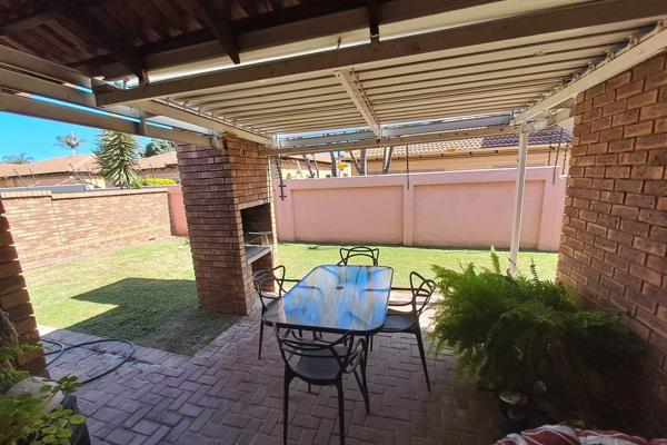 Montana beautiful 2 bedroom Townhouse for sale with open plan Family/TV room and Dining room, open plan kitchen, 2 beautiful bathrooms ...