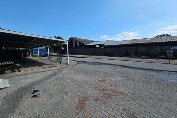 Looking for the perfect commercial space for your business? This massive property in Sasolburg offers everything you need! With over ...