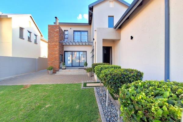 Luxurious 4-Bedroom Family Home in Golden Fields Estate, Centurion

This stylish and ...