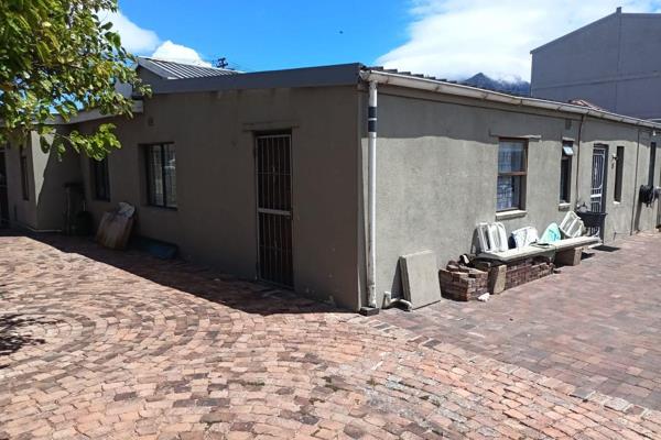 This versatile property in Maitland, Cape Town, presents a fantastic opportunity for homeowners and investors alike. The main house ...