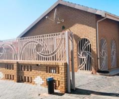 House for sale in Lenasia Ext 2