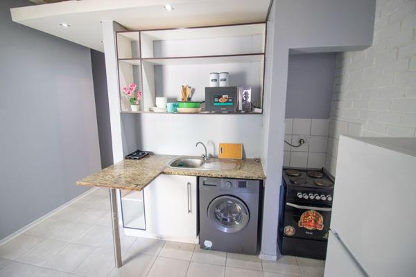 @ R3900 or R3500 a room for male - Single lockable rooms are available in 4-bedroom apartments in Braamfontein. Do not miss out on this ...