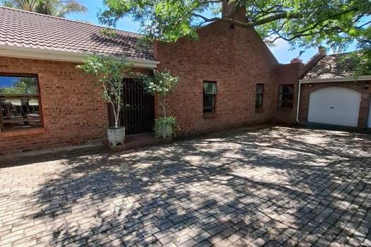 4 Bedroom House for sale in Winterhoek Park