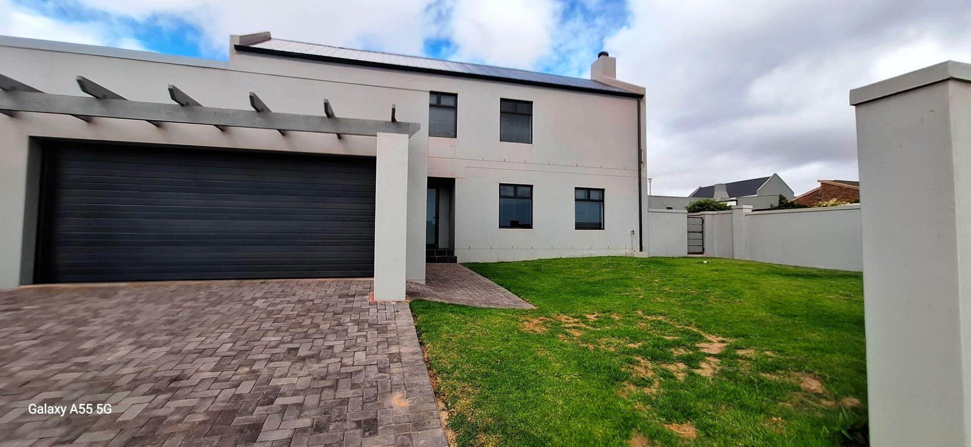 Photo of 4 Bedroom House for sale in Vredenburg