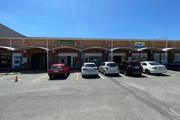 131m&#178; retail space available for lease in a busy shopping center. The unit features ...