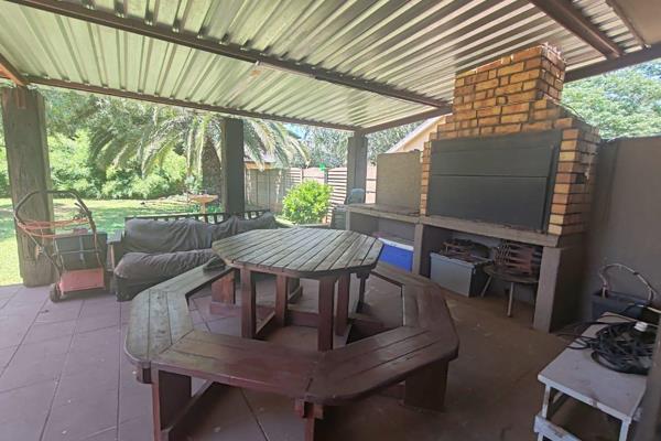 Discover your perfect haven in this delightful 3-bedroom residence, perfectly situated in SonlandPark!

*Features:*
- Stunning ...