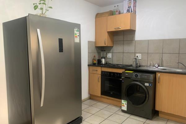 Rent in a stunning Complex in Braamfontein!
A one bedroom unit is available immediately at Bridgeview, Braamfontein
Offering an outdoor ...