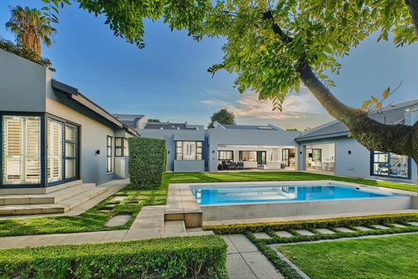 The epitome of stylish sophistication...A residence for the discerning home owner who requires a Blue Chip Investment. 650m&#178; under ...