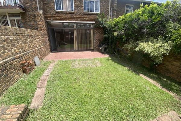 3 bedroom Townhouse for rent in Garsfontein.

3 Bedroom duplex townhouse walking distance from Garsfontein Hoerskool

3 bedrooms
1 Full ...