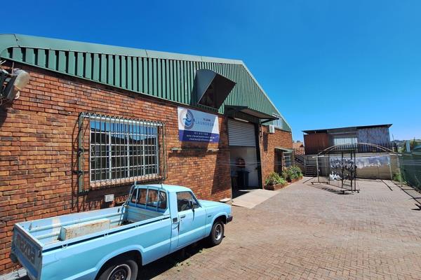 This freestanding industrial warehouse is now available to let, offering a range of ...