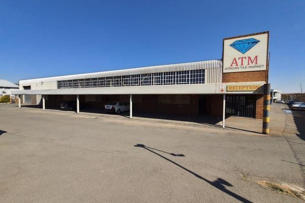 Very neat 2800m2 warehouse available to let in Driehoek, Germiston this warehouse has ...