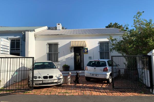 Two-bedroomed Victorian Cottage available to rent in Gardens, City of Cape Town, near ...