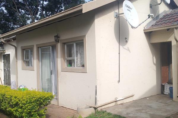 Lovely specious 1 bedroom cottage to rent in clayville 

Rent 4000
Deposit 4000
Admin fee 1395

Available 2 February 2025