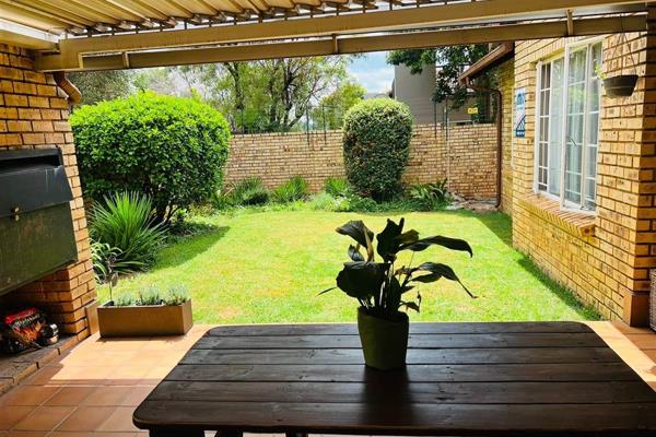 Face-brick simplex townhouse in the secure complex of Hintertal in Highveld.

This ...